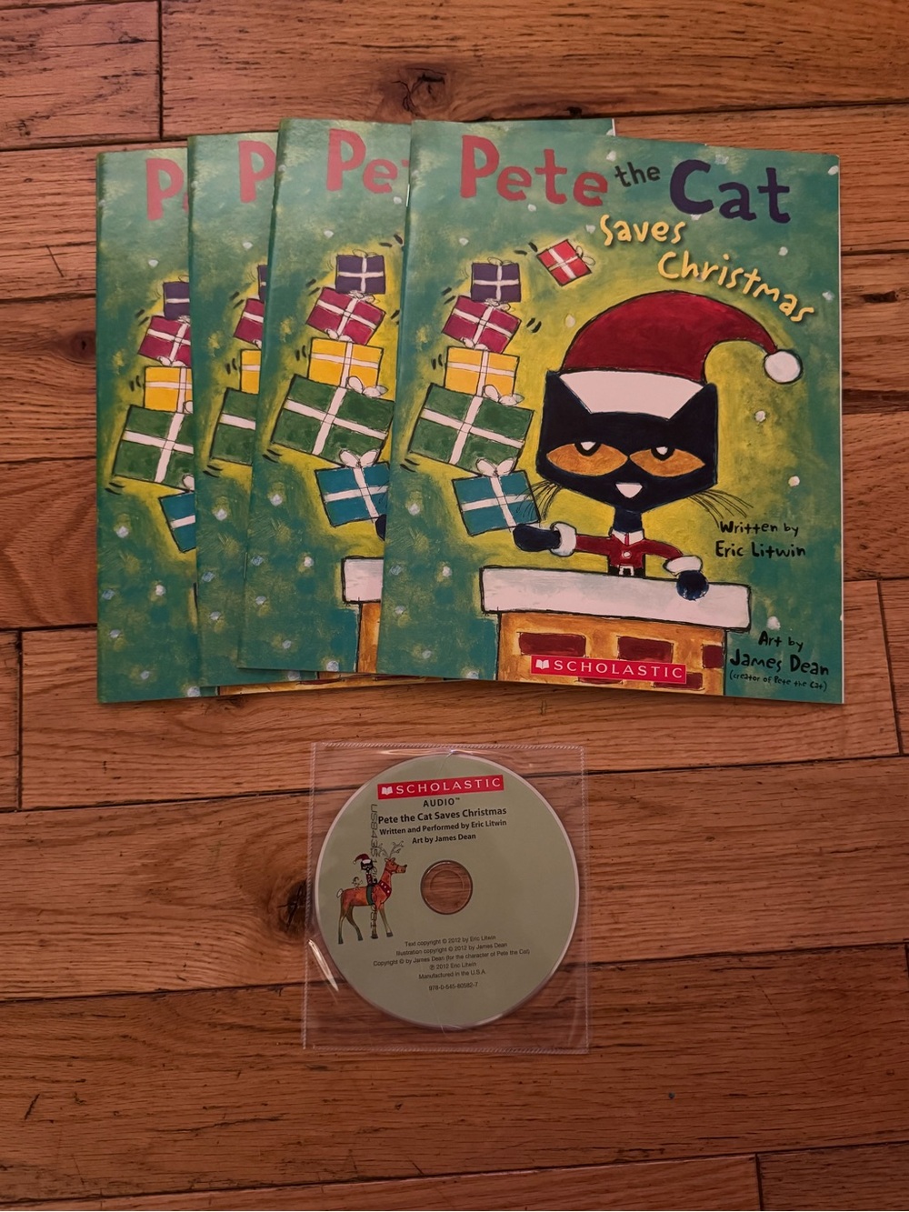 Pete the Cat Saves Christmas Listening Center Set